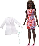 Barbie - ​Bambola Dottoressa Castana Riccia con Stetoscopio, Vestiti e Accessori , Giocattolo per Bambini 3 + Anni (GYT29)