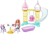 Barbie Dreamtopia Bambola Chelsea Sirena, Orsachiotto Merbear e Castello di Sabbia con Altalena, Scivolo, Piscina, Accessori e Tea Party Playset, ...