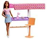 Barbie Playset Camera da Letto, Bambola Brunette con Letto, Scrivania e Accessori, Giocattolo per Bambini 3+ Anni, FXG52