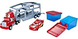 Disney Pixar Cars The Movie Cars Mack Trasportatore Cambia Colore, Playset con Veicolo Saetta McQueen Incluso, CKD34