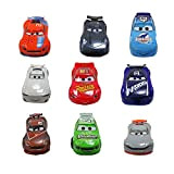 Disney Set da gioco deluxe Pixar Cars, 9 pezzi, macchinine con particolari, giocattolo Store con dettagli colorati dei personaggi, con ...