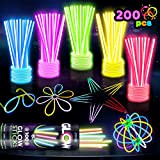 JOYIN 200 PCS Braccialetti Luminosi, 7 Colori Fluorescenti Bastoncini Starlight con 256 connettori, per Creare Bracciali e Ciondoli, Giocattoli Luminosi, ...