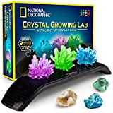 Kit Cresci Cristalli di National Geographic - 3 coloratissimi Cristalli da Far Crescere, Un Supporto per l'esposizione Che s'illumina, 3 ...