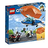 LEGO City Arresto con Il Paracadute della Polizia Aerea con 3 Veicoli: Aeroplano, Automobile e Moto Giocattolo, Set di Costruzioni per Bambini, 60208