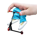 Richolyn Mini Finger Scooter Set, Metallo Mini Finger Monopattino Finger Skateboard Mini Scooter da Dita con Scarpe Pantaloni E Accessori ...