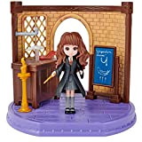 Wizarding World, Set Classe di Incantesimi Harry Potter con bambola esclusiva Hermione Granger e accessori - dai 5 anni